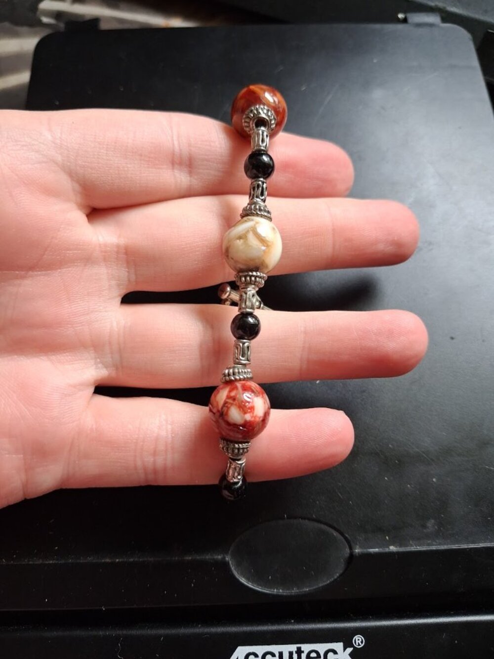 8 inch Beaded bracelet